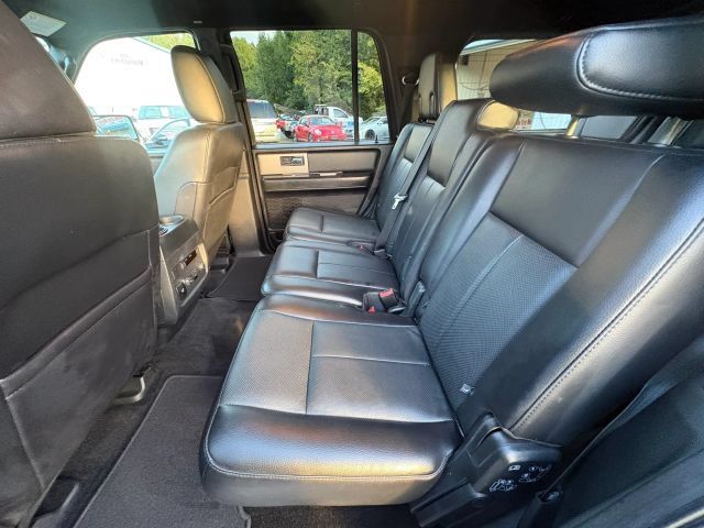 Used 2017 Ford Expedition XLT w/ Equipment Group 202A RWD image 15