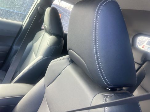 Used 2025 Toyota Corolla Cross XLE image 8