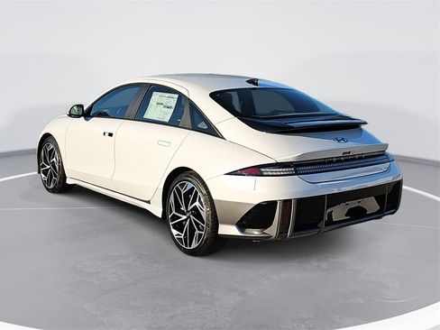 New 2025 Hyundai Ioniq 6 SEL image 7