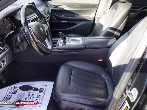 Used 2018 BMW 740i image 14