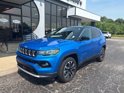 Used 2023 Jeep Compass Limited AWD/4WD image 2