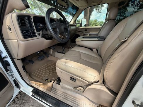 Used 2007 Chevrolet Silverado 3500 LT w/ Heavy-Duty Power Package AWD/4WD image 7