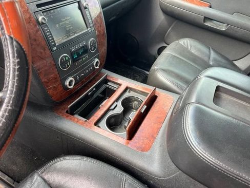 Used 2007 Chevrolet Tahoe LTZ w/ LTZ Preferred Equipment Group AWD/4WD image 25