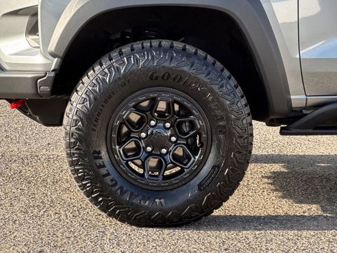 Certified 2024 Chevrolet Colorado ZR2 w/ ZR2 Bison Edition AWD/4WD image 32