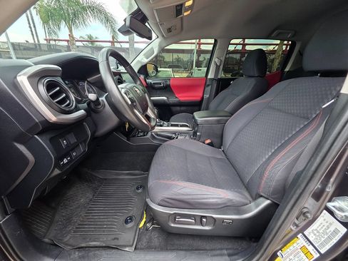 Used 2021 Toyota Tacoma SR5 AWD/4WD image 24