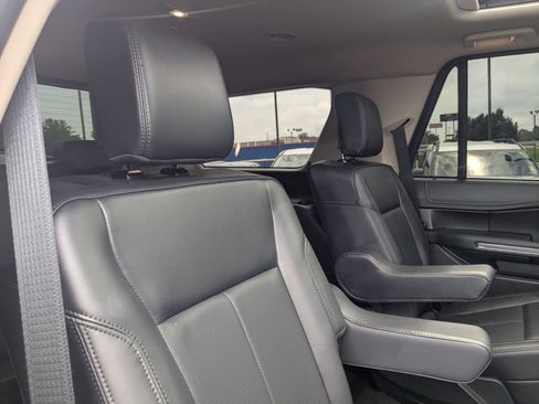 Used 2024 Ford Expedition XLT AWD/4WD image 29
