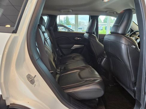 Used 2018 Jeep Cherokee Trailhawk w/ Quick Order Package 27L image 30