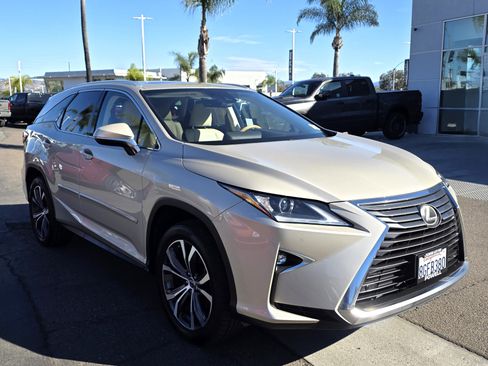 Used 2018 Lexus RX 350L w/ Premium Package image 6