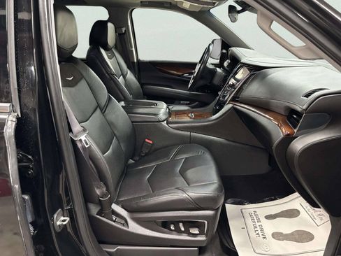 Used 2016 Cadillac Escalade ESV Luxury AWD/4WD image 24