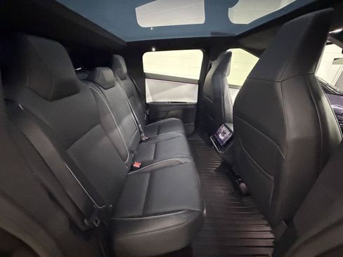 Used 2024 Tesla Cybertruck AWD Crew Cab image 18