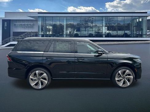 New 2026 Lincoln Navigator Black Label AWD/4WD image 9