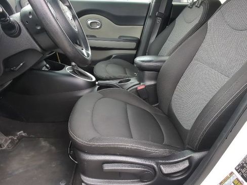Used 2017 Kia Soul + FWD image 10
