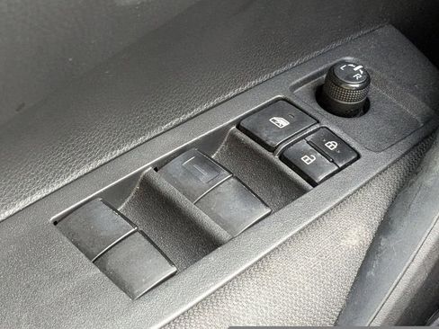 Used 2021 Toyota Corolla LE image 22