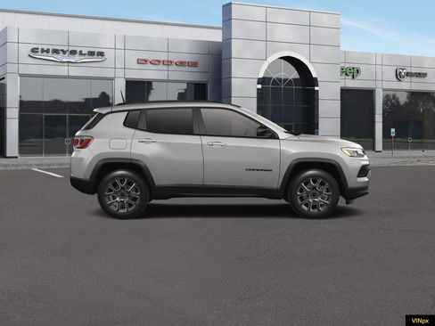New 2026 Jeep Compass Latitude image 9