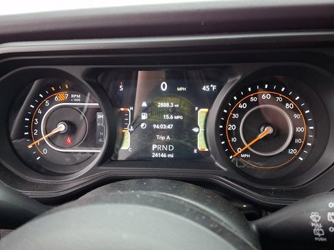 Used 2025 Jeep Wrangler Unlimited Rubicon image 26