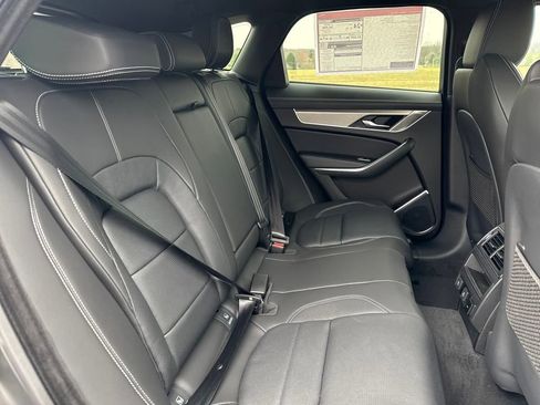 Used 2026 Jaguar F-PACE R-Dynamic S AWD/4WD image 20
