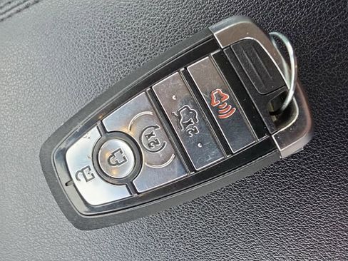 Used 2019 Ford Edge SEL w/ Equipment Group 201A AWD/4WD image 35