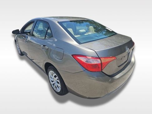 Used 2019 Toyota Corolla LE FWD image 3