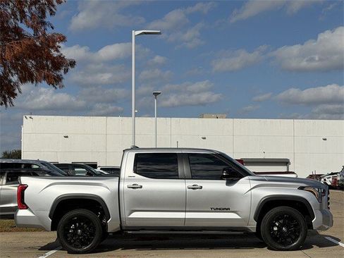 Used 2025 Toyota Tundra Limited image 3