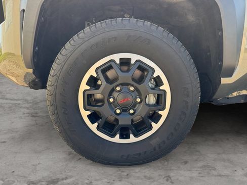 Used 2024 Toyota Tacoma TRD Off-Road w/ TRD Off Road Premium Package AWD/4WD image 9
