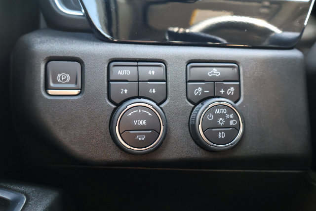 Used 2024 Chevrolet Silverado 1500 RST w/ Z71 Off-Road Package AWD/4WD image 16