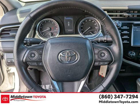 Used 2018 Toyota Camry SE w/ Moonroof Package FWD image 17