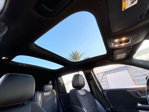 Used 2021 Mercedes-Benz GLB 250 4MATIC image 23