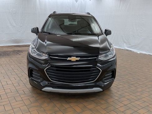 Used 2019 Chevrolet Trax LT w/ LT Convenience Package FWD image 2