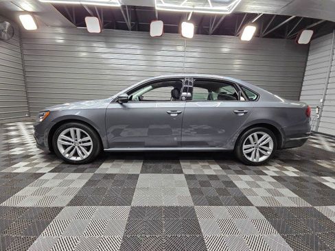 Used 2019 Volkswagen Passat 2.0T Wolfsburg w/ Wheels & Sunroof Package FWD image 8