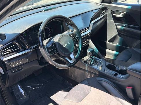 Used 2022 Kia Niro EX FWD image 7