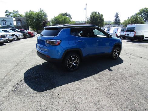 Used 2025 Jeep Compass Limited AWD/4WD image 8