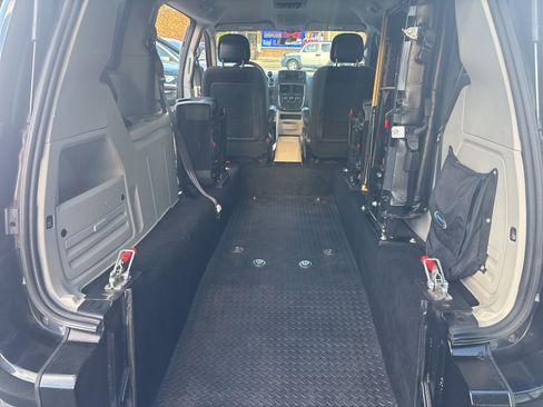 Used 2016 Dodge Grand Caravan SE w/ Quick Order Package 29E SE image 12