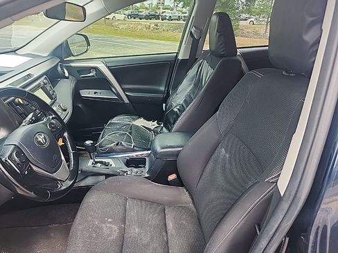 Used 2018 Toyota RAV4 XLE FWD image 9