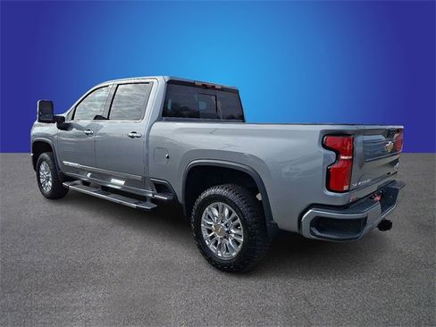 Used 2025 Chevrolet Silverado 2500 High Country w/ High Country Premium Package image 7