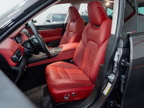 Used 2021 Maserati Levante Trofeo AWD/4WD image 22