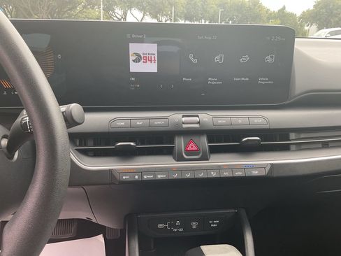 Used 2025 Kia K4 FWD image 32