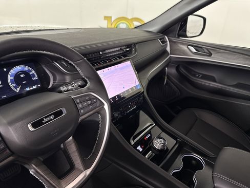 New 2025 Jeep Grand Cherokee Limited w/ Trailer Tow Package image 27