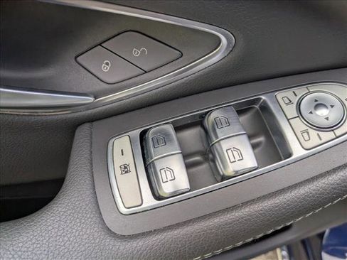 Used 2019 Mercedes-Benz C 300 Sedan image 7