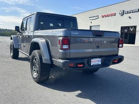Used 2023 Jeep Gladiator Mojave w/ Cold Weather Group image 6