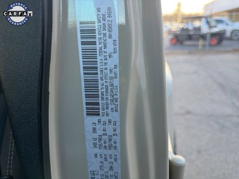 Used 2017 Jeep Wrangler Unlimited Sahara w/ Connectivity Group image 33