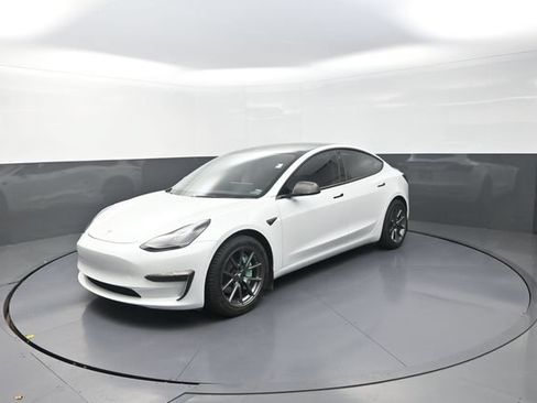 Used 2022 Tesla Model 3 Long Range AWD/4WD image 34