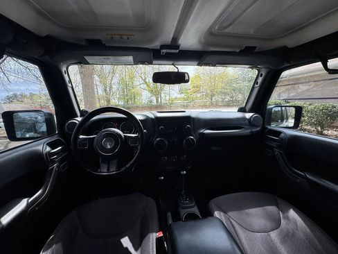 Used 2014 Jeep Wrangler Unlimited Sport w/ Quick Order Package 24S AWD/4WD image 32