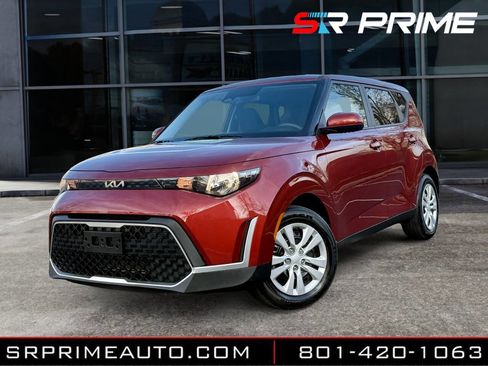 Used 2025 Kia Soul LX image 1