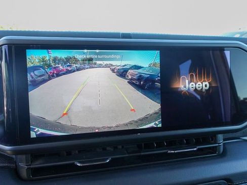 Used 2024 Jeep Wrangler Unlimited Rubicon image 17