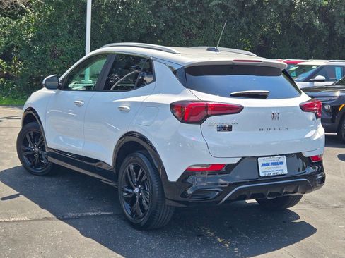 Used 2024 Buick Encore GX Sport Touring image 13