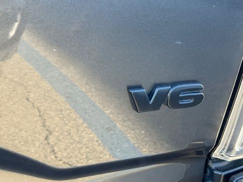 Used 2022 Toyota Tacoma TRD Off-Road image 21