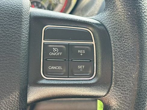 Used 2019 Dodge Grand Caravan SE FWD image 29