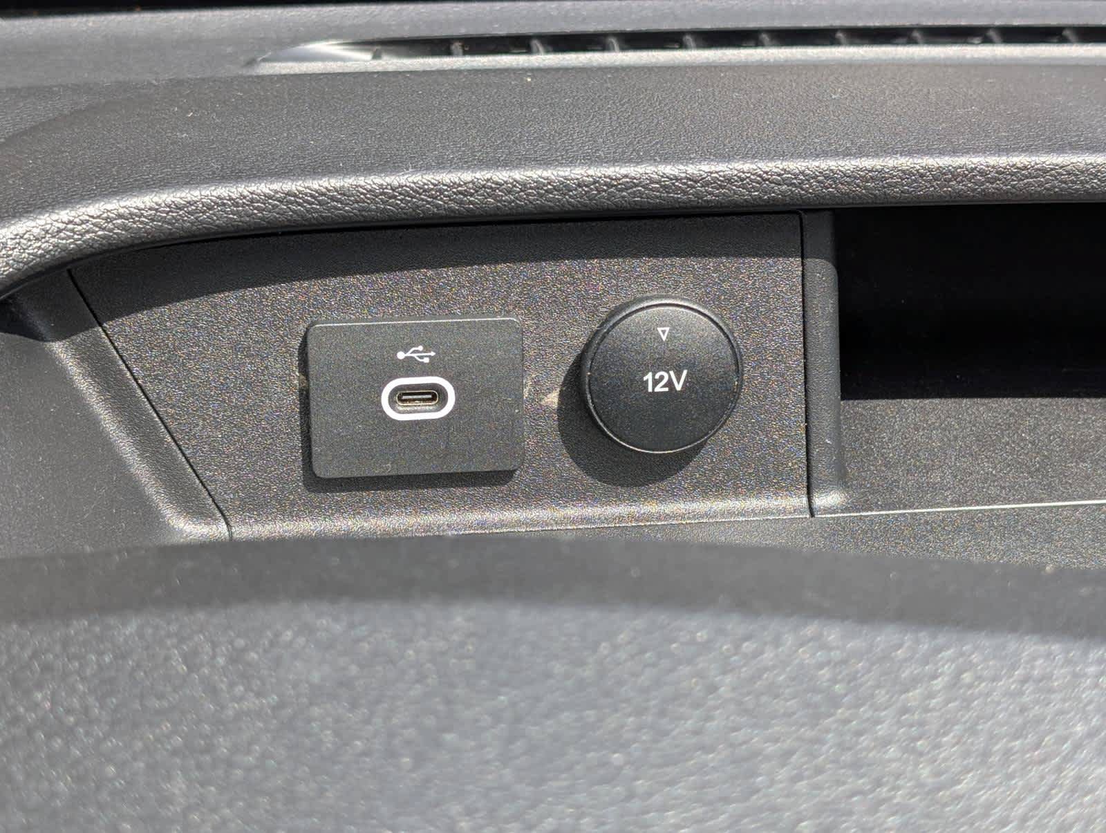 Used 2024 Ford Transit 250 148 Medium Roof Extended AWD image 31