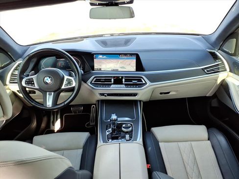 Used 2022 BMW X7 M50i w/ Dynamic Handling Package AWD/4WD image 31