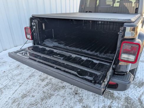 Used 2021 Jeep Gladiator Sport AWD/4WD image 28
